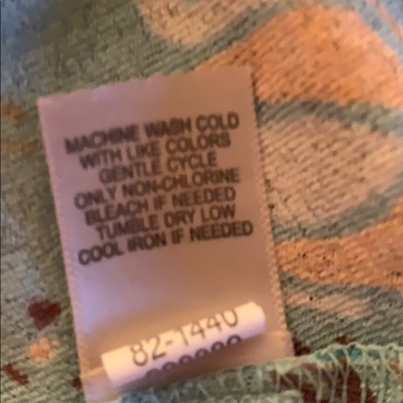 Flowered top - Picture 4 of 4